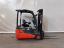 Toyota 8FBET16 1600kg Elektro Gabelstapler Zinkenversteller7